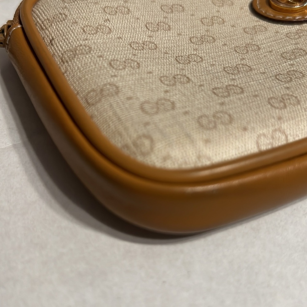 Gucci Pouch - Picture 6 of 12